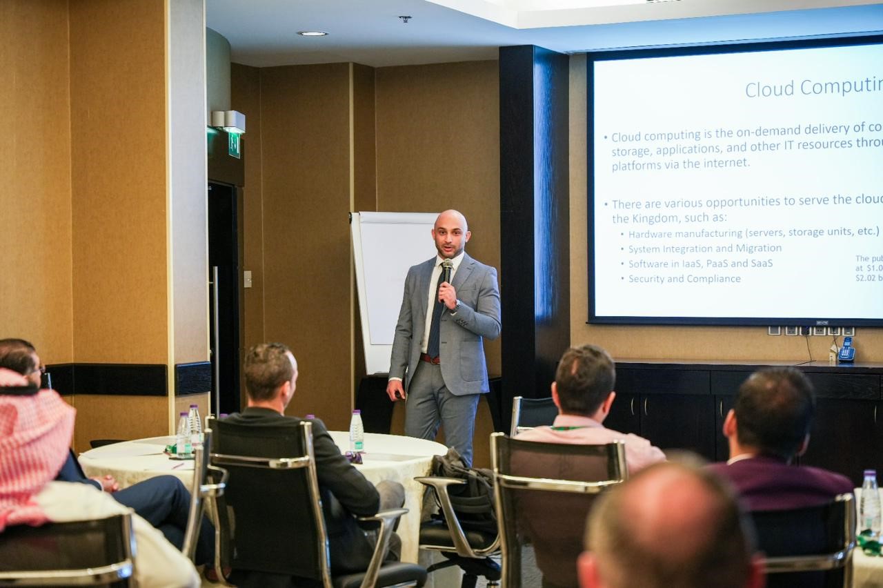 Supply Chain Management Department at Oracle & AAIS's "Revolutionized Manufacturing - The New Age of Digital" Event